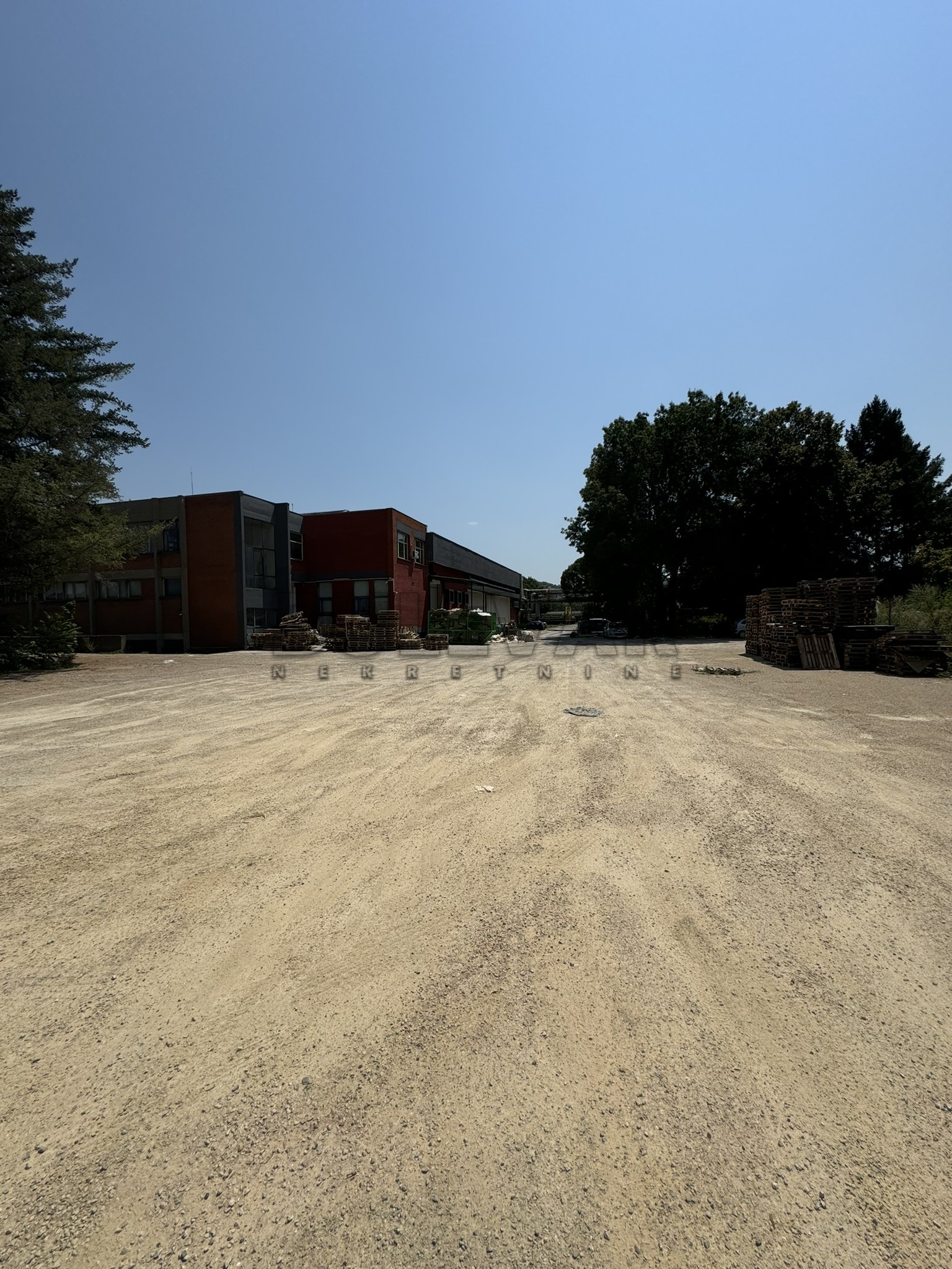 Lokal, 1000 m2, Kičevo, Šumadijska ID: i-013158 14