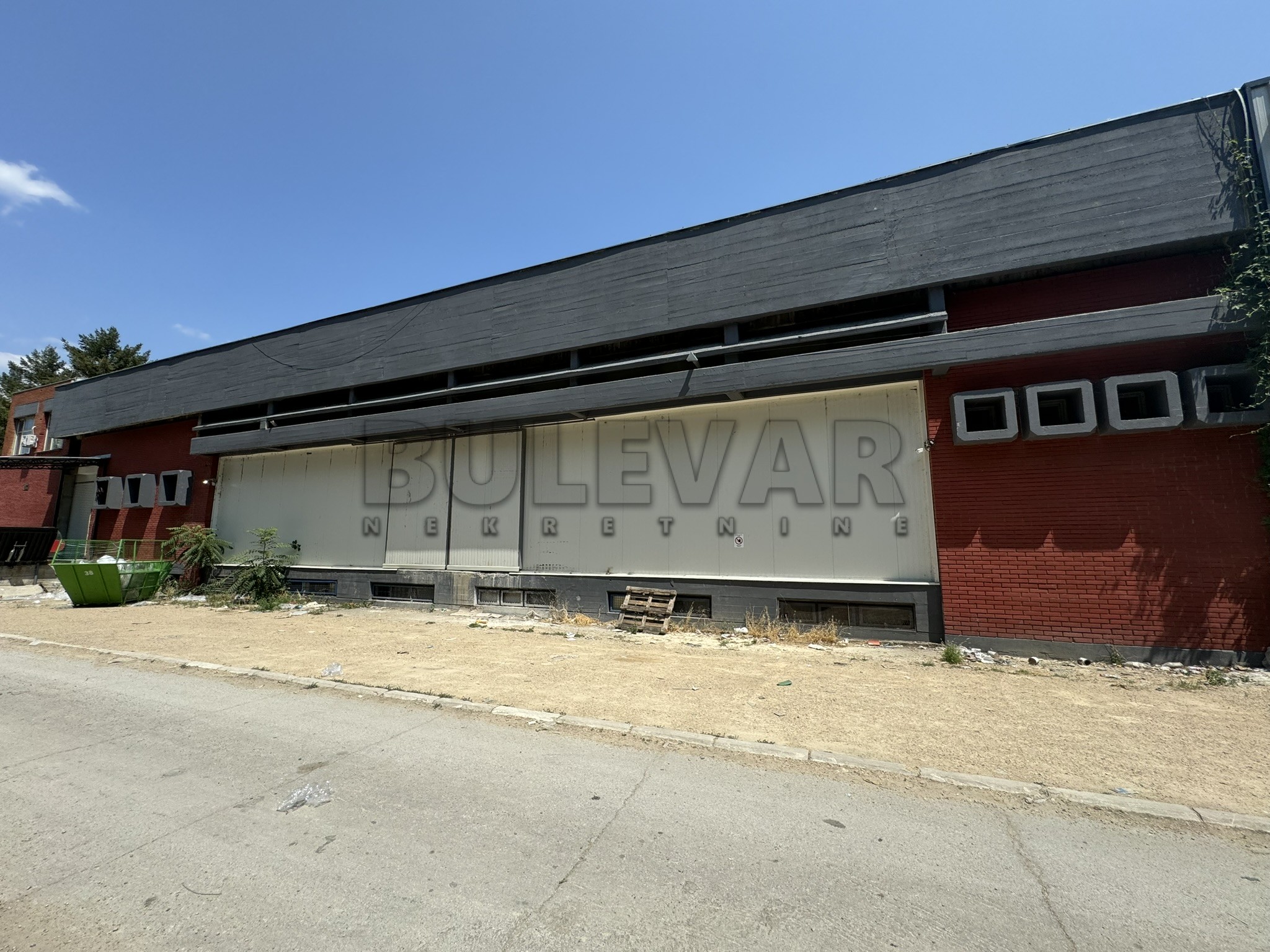 Lokal, 1000 m2, Kičevo, Šumadijska ID: i-013158 8