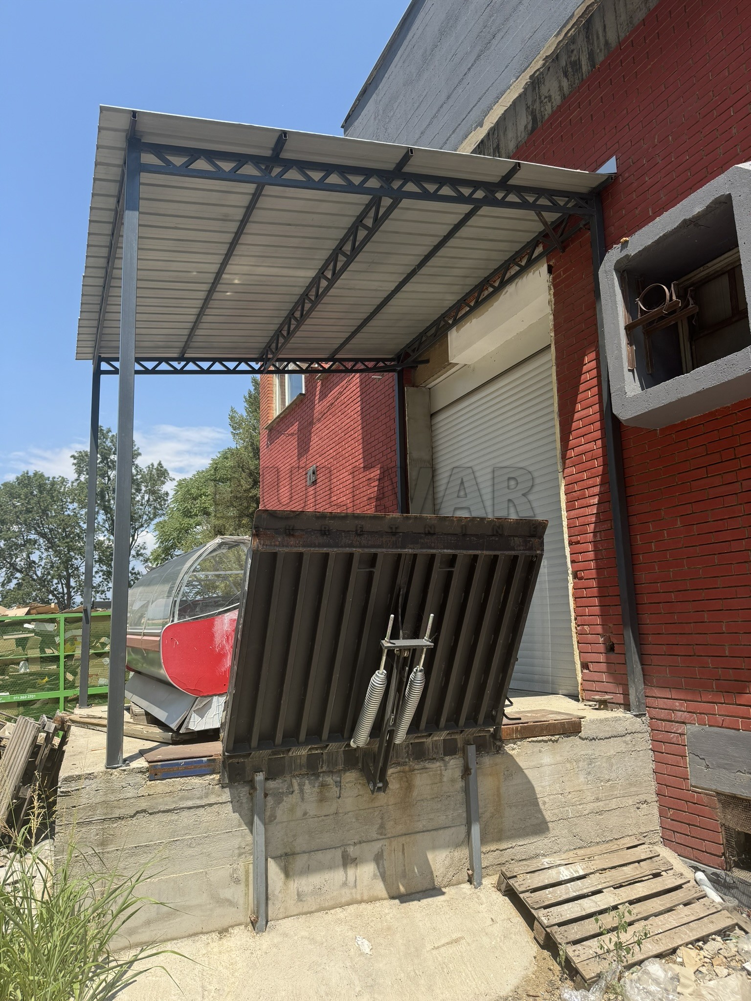 Lokal, 1000 m2, Kičevo, Šumadijska ID: i-013158 9