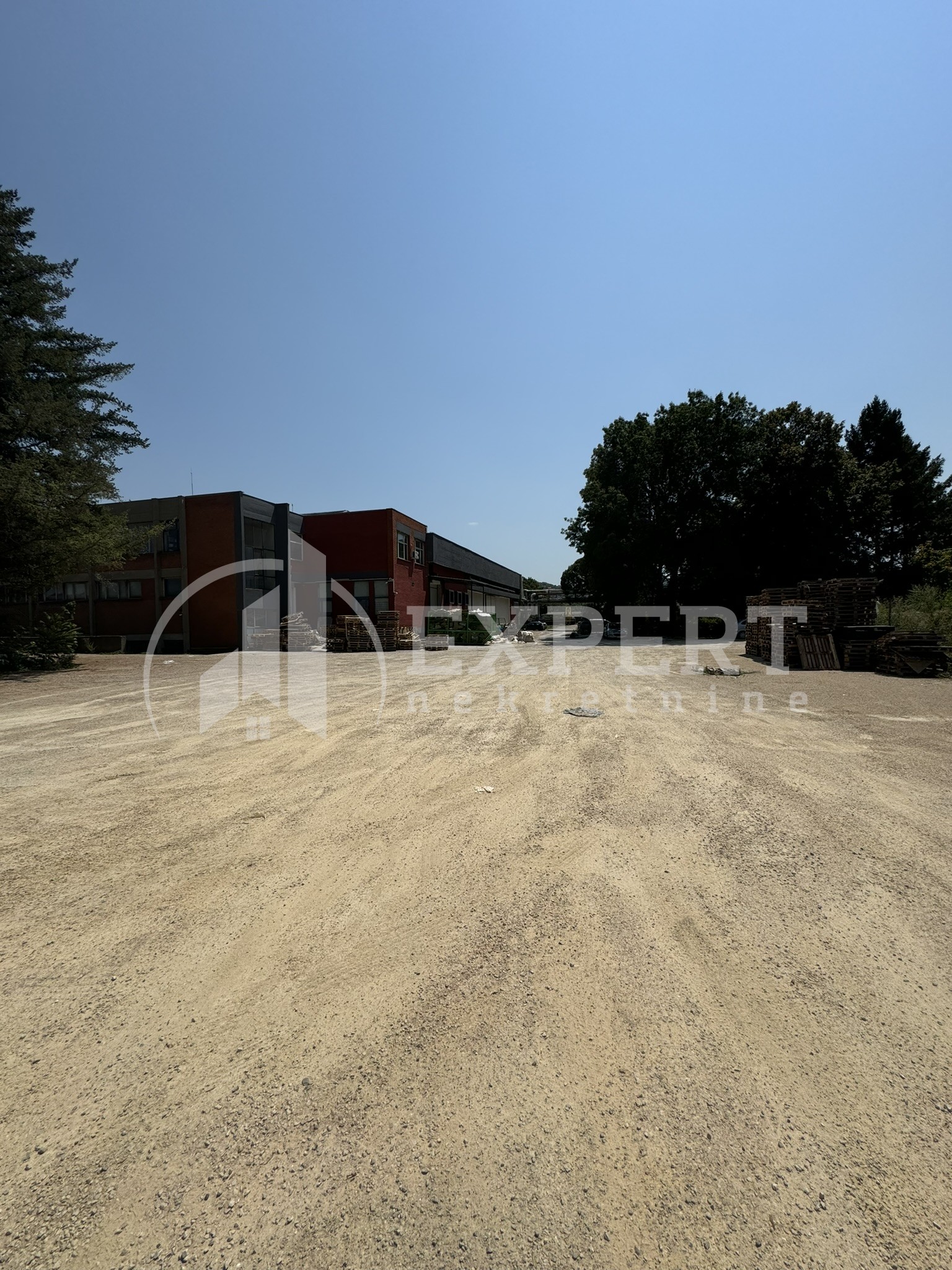 Lokal, 1000 m2, Kičevo, Šumadijska ID: i-013158 14