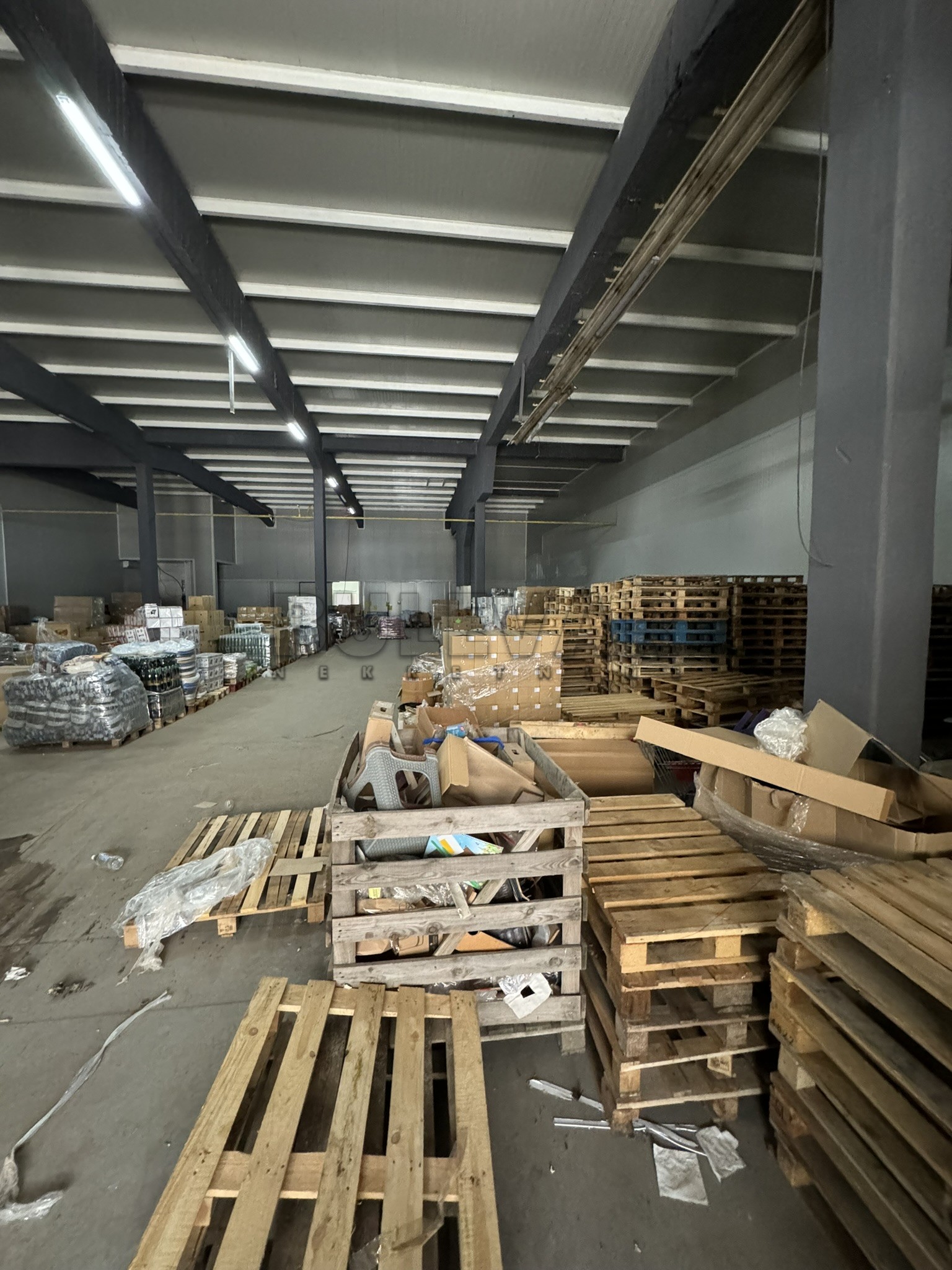 Lokal, 1000 m2, Kičevo, Šumadijska ID: i-013158 32