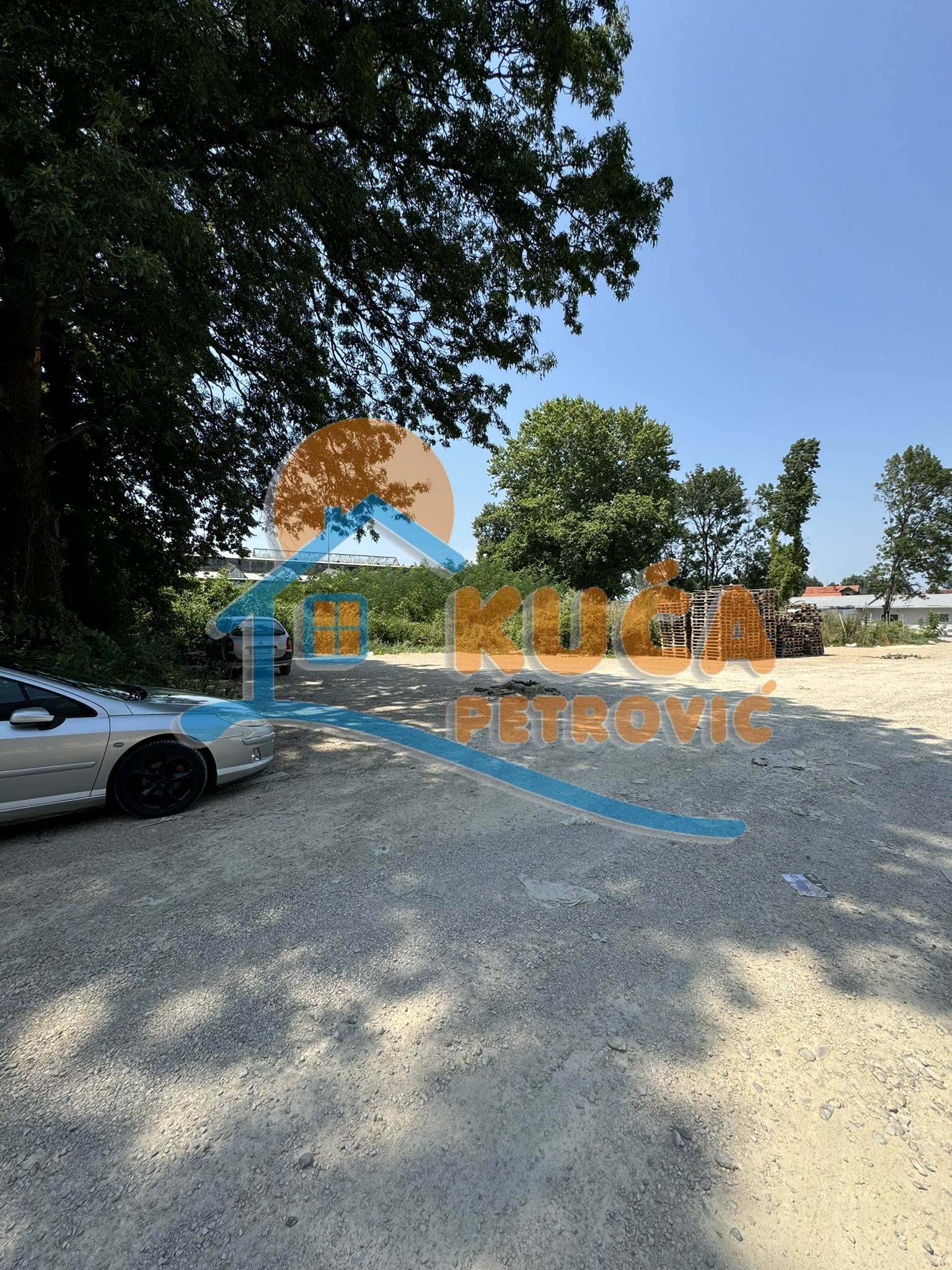 Lokal, 1000 m2, Kičevo, Šumadijska ID: i-013158 1