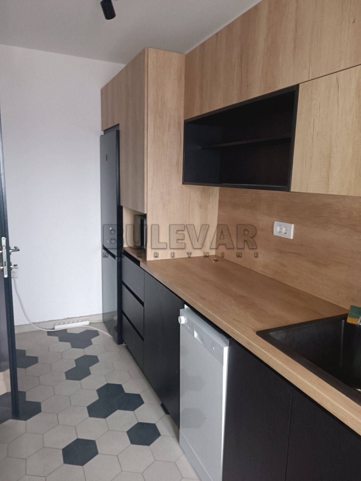 Trosoban stan, 85 m2, Dom zdravlja, Vojvode Mišića ID: i-013162 6
