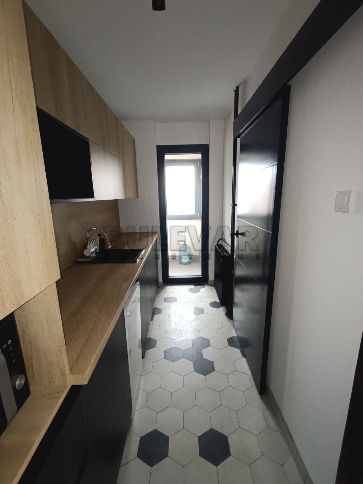 Trosoban stan, 85 m2, Dom zdravlja, Vojvode Mišića ID: i-013162 9