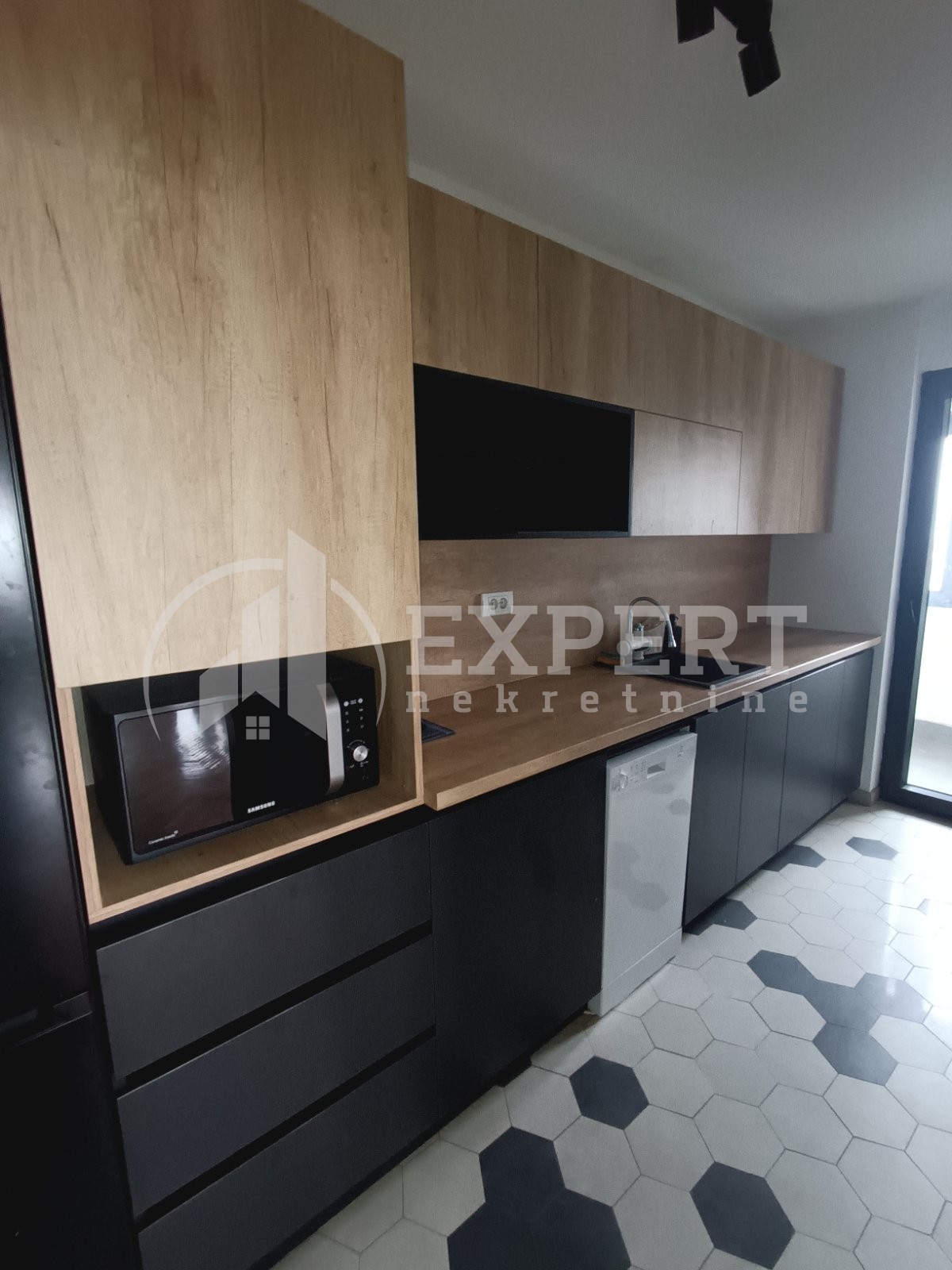 Trosoban stan, 85 m2, Dom zdravlja, Vojvode Mišića ID: i-013162 8