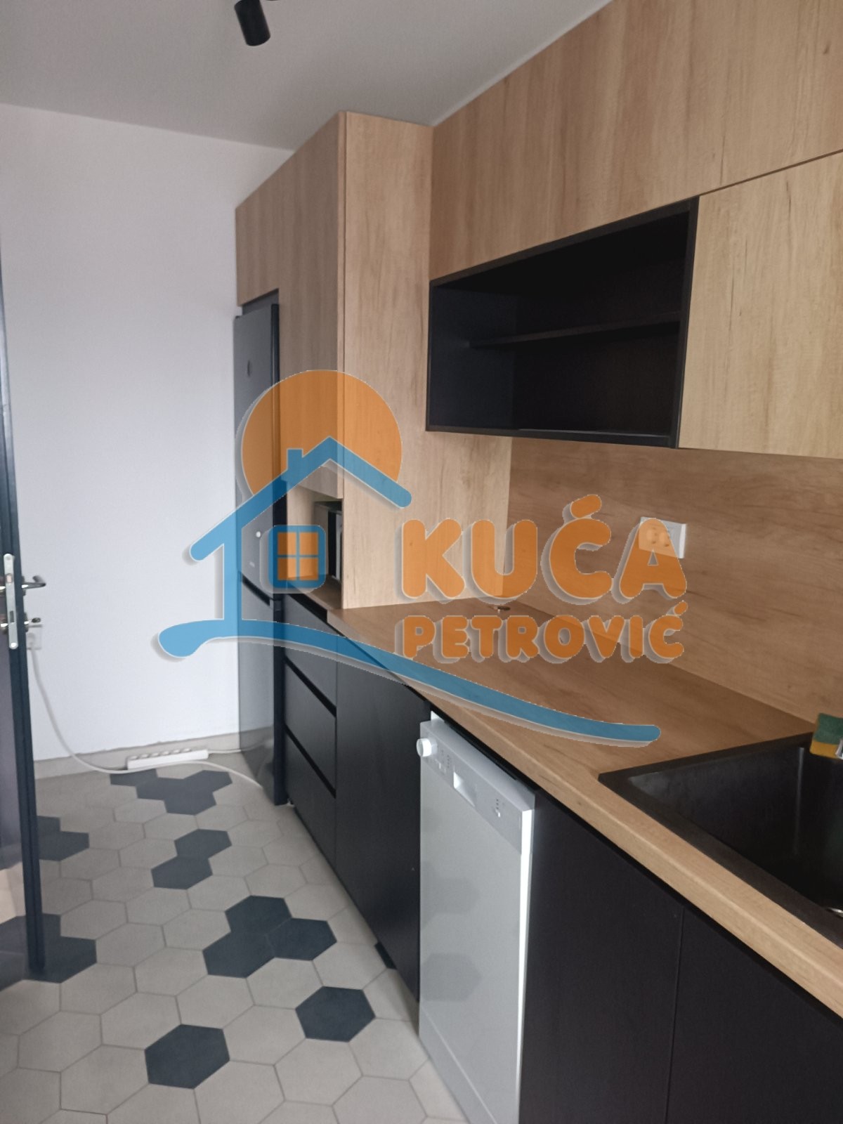 Trosoban stan, 85 m2, Dom zdravlja, Vojvode Mišića ID: i-013162 6