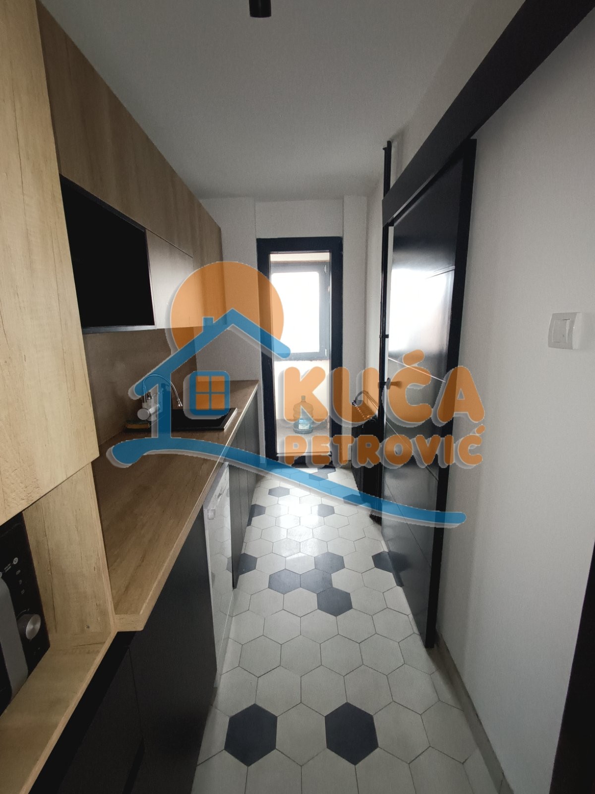 Trosoban stan, 85 m2, Dom zdravlja, Vojvode Mišića ID: i-013162 9