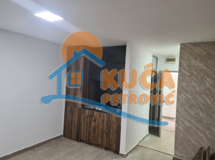 četvorosoban stan, 24 m2, Brzeće ID: p-013129 1