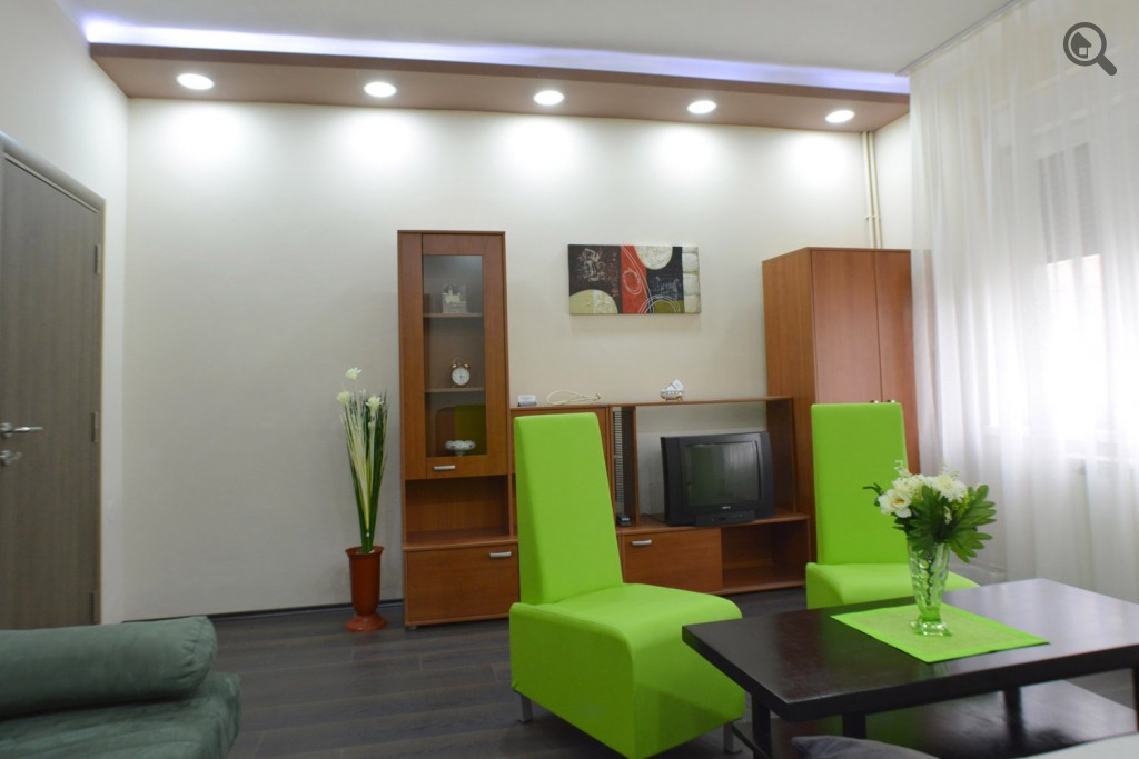 Prodajem dvosoban stan na Savskom Trgu 1