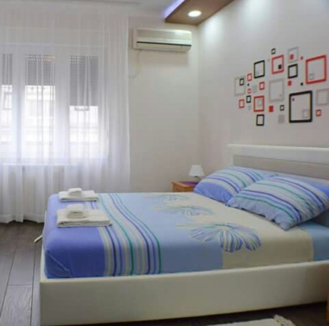 Prodajem dvosoban stan na Savskom Trgu 3