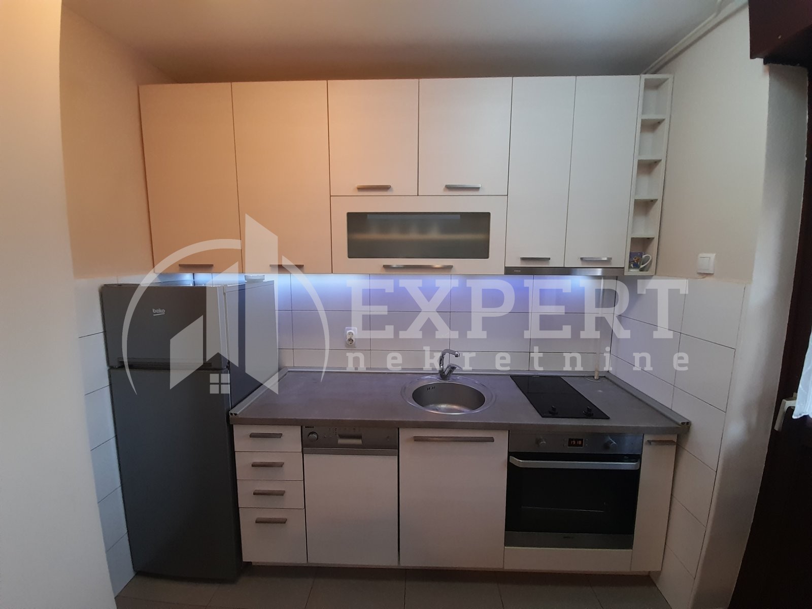 Trosoban stan, 67 m2, Medijana, Jovana Ristića ID: i-013185 11