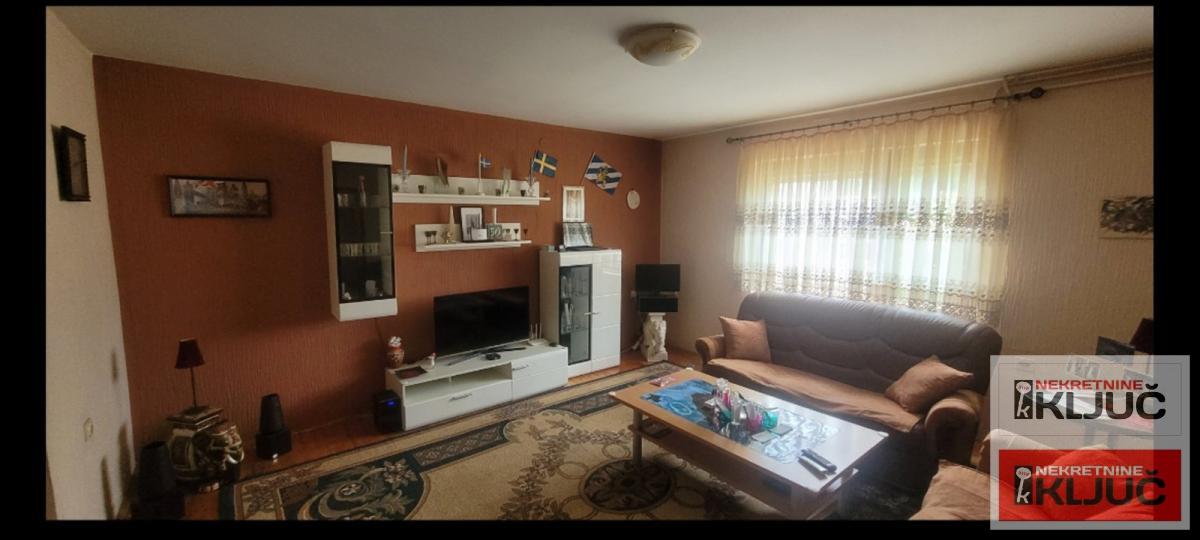 ADICE, Kuća 179 m2 na placu 300m2, Branka Ćopića 3