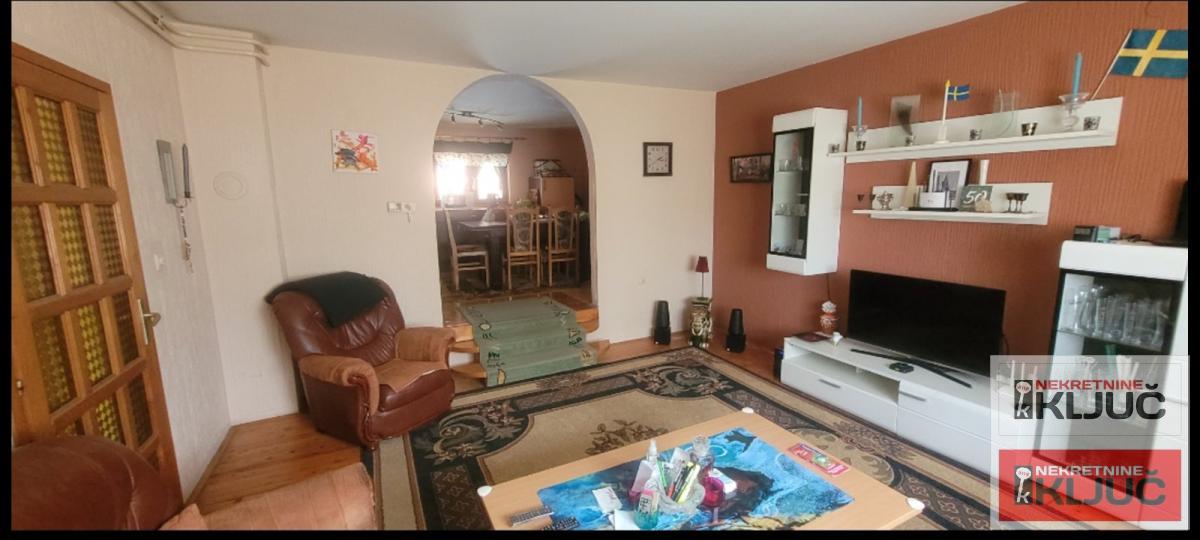 ADICE, Kuća 179 m2 na placu 300m2, Branka Ćopića 11