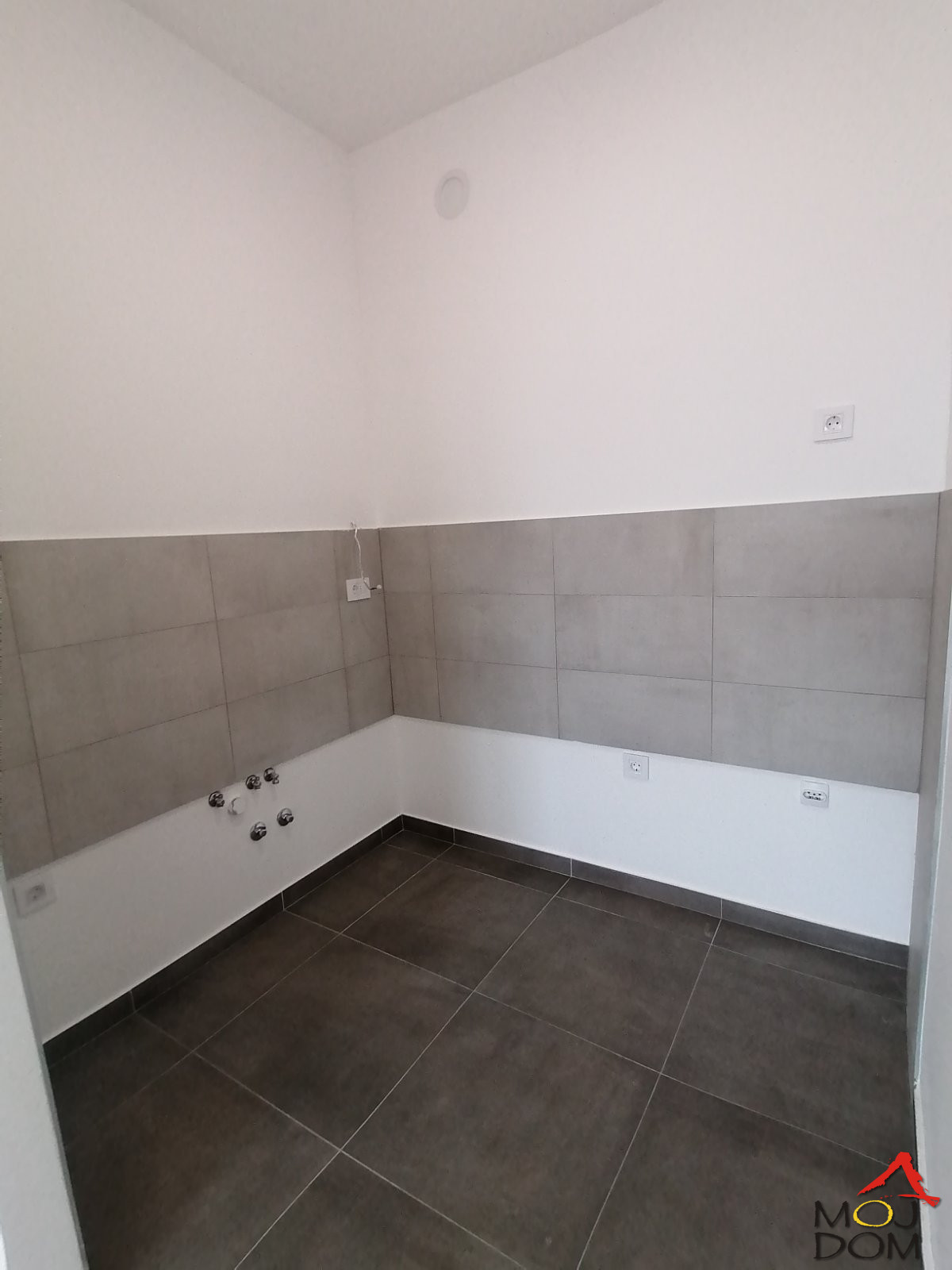 Stan,NOVI SAD,ŠARENGRAD,kv: 42, € 113300, ID: 1029746 9