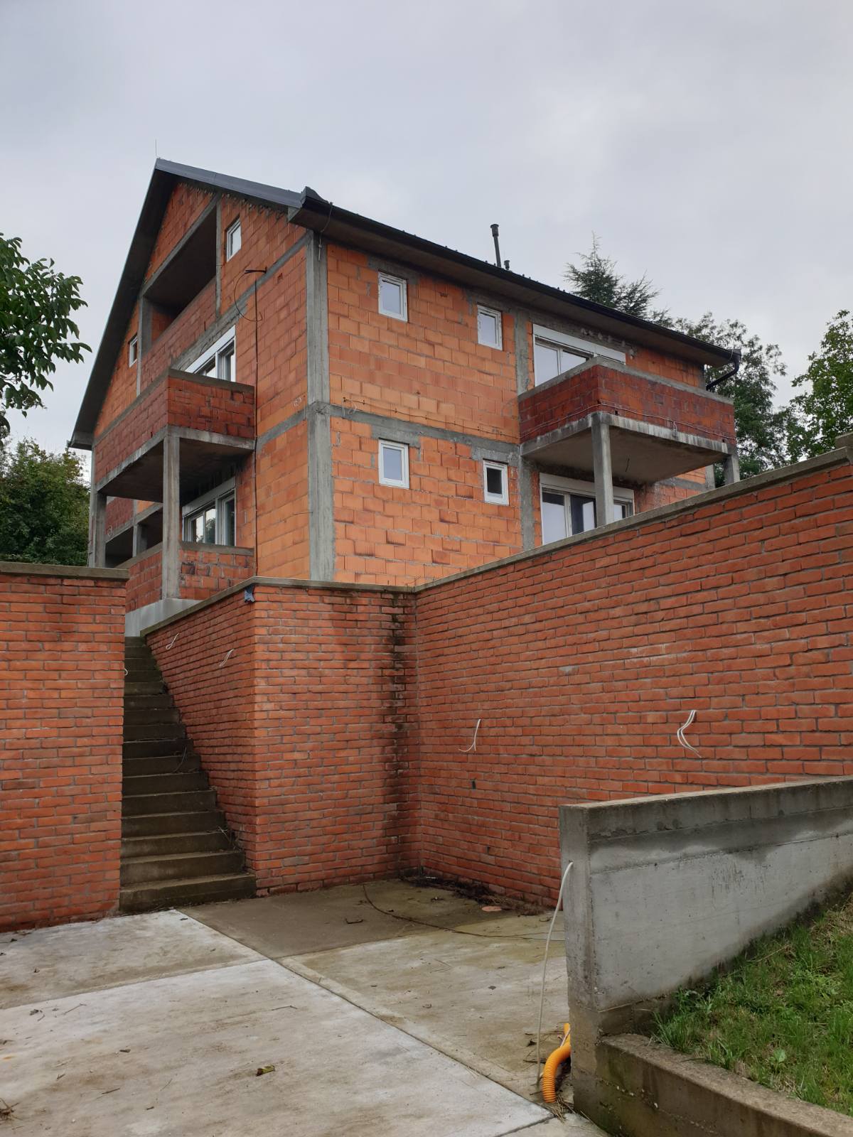 Viseapartmanska kuca u centru Banje Vrdnik 2