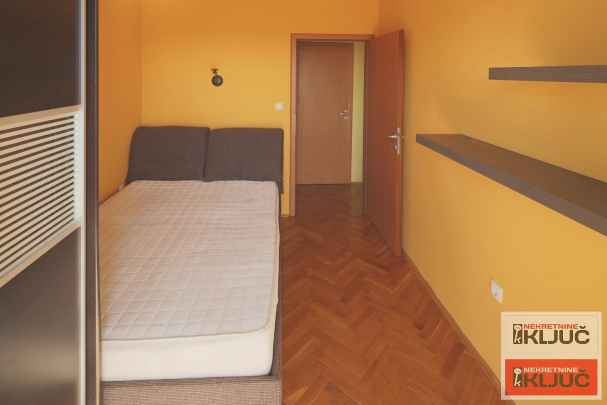 CENTAR, 119m2, Četvorosoban-Duplex, Namešten 22