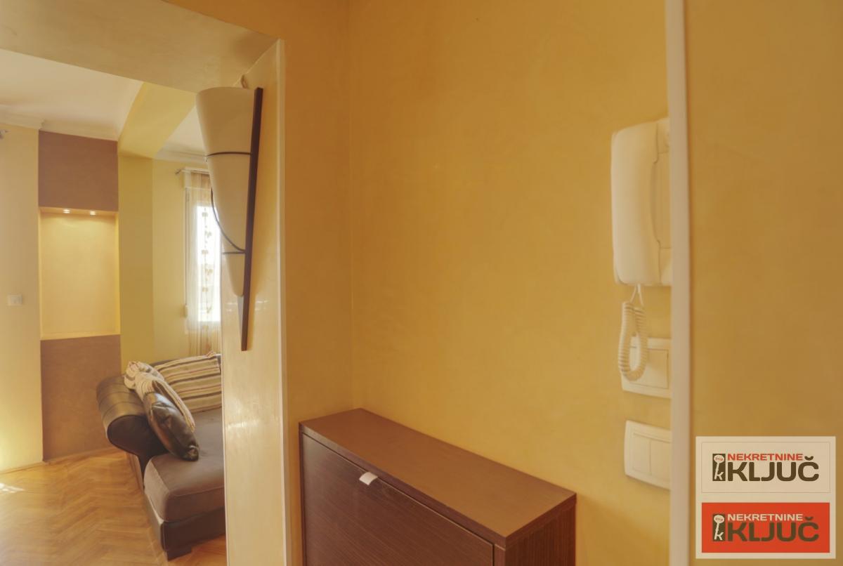 CENTAR, 119m2, Četvorosoban-Duplex, Namešten 23