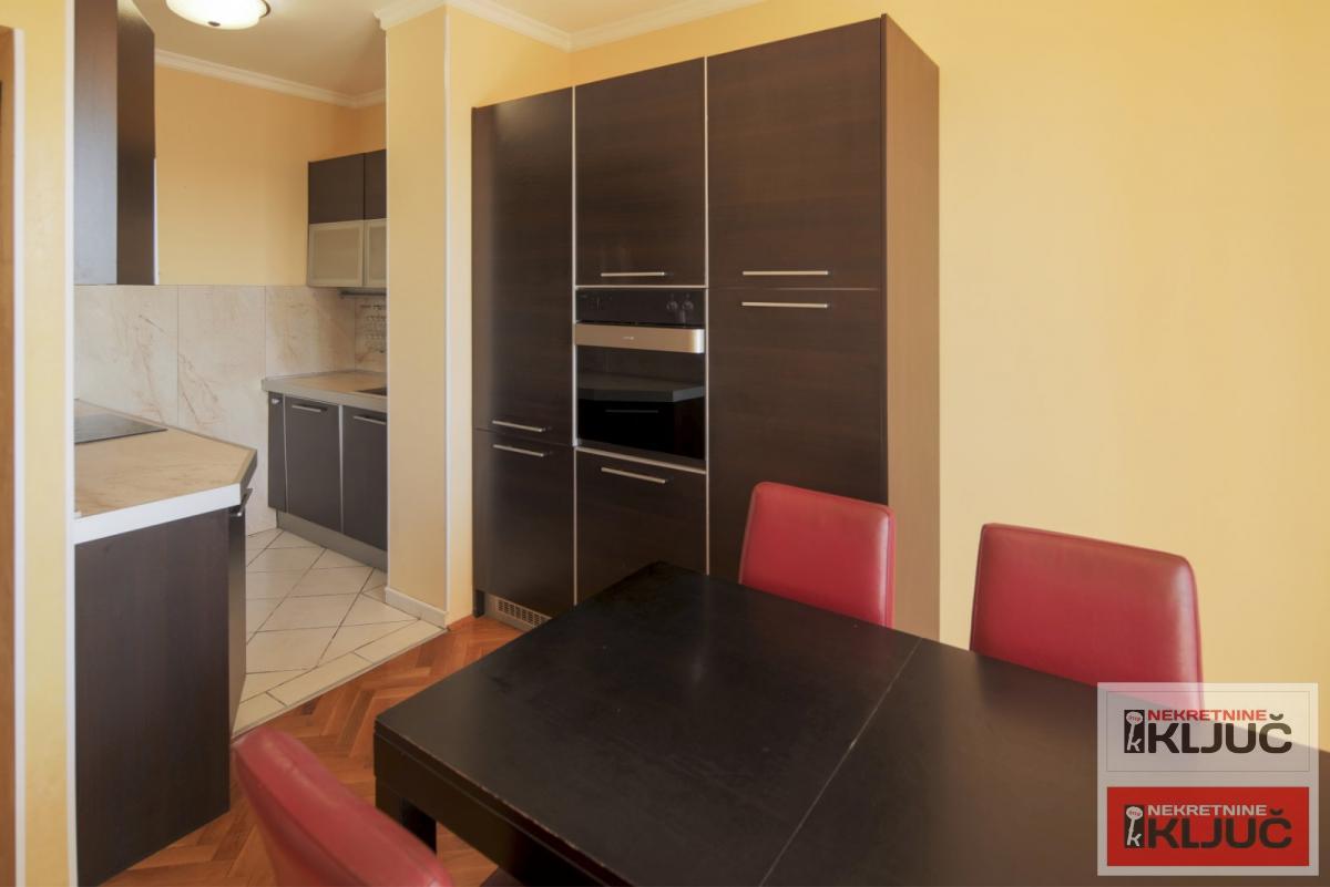 CENTAR, 119m2, Četvorosoban-Duplex, Namešten 11