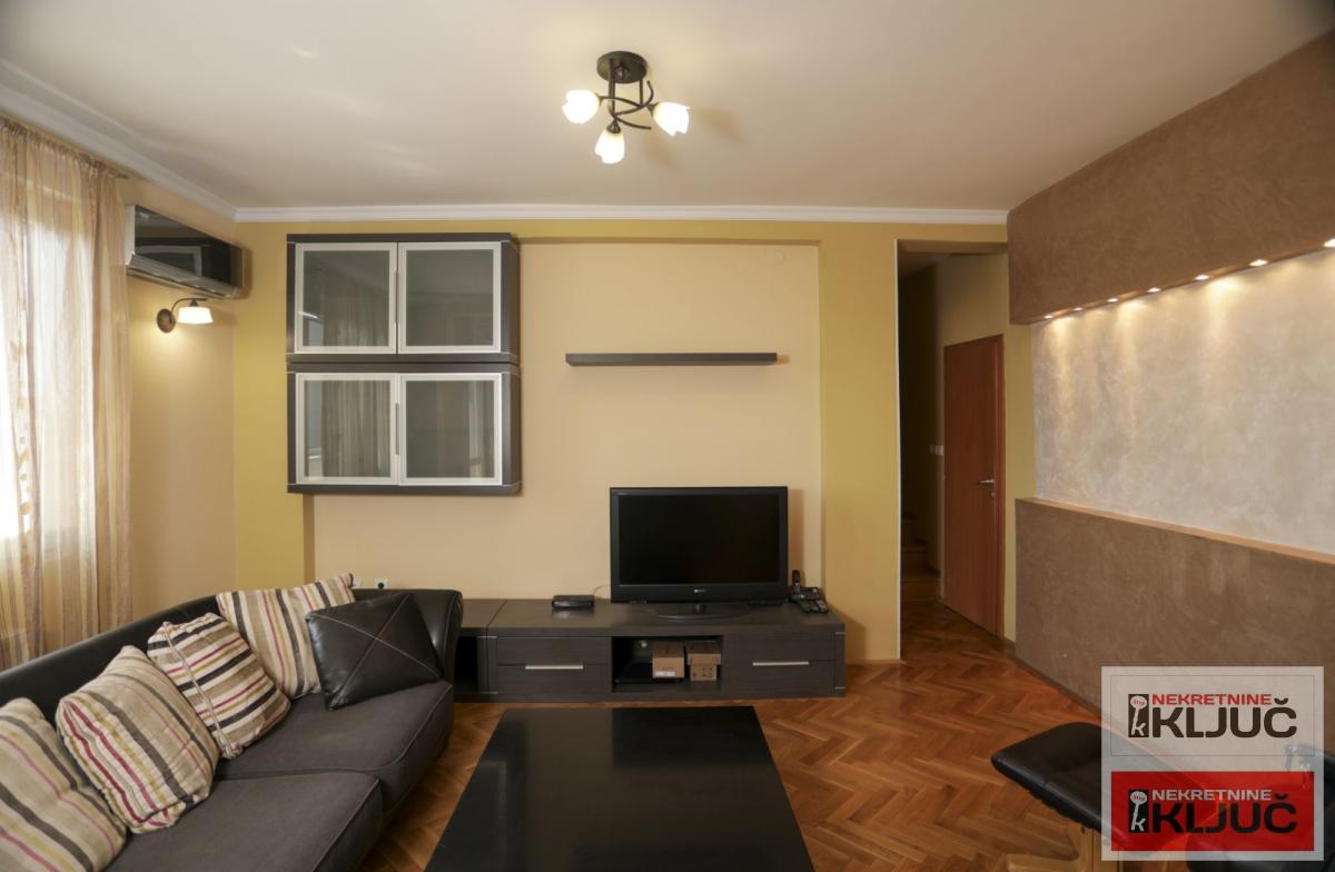 CENTAR, 119m2, Četvorosoban-Duplex, Namešten 3