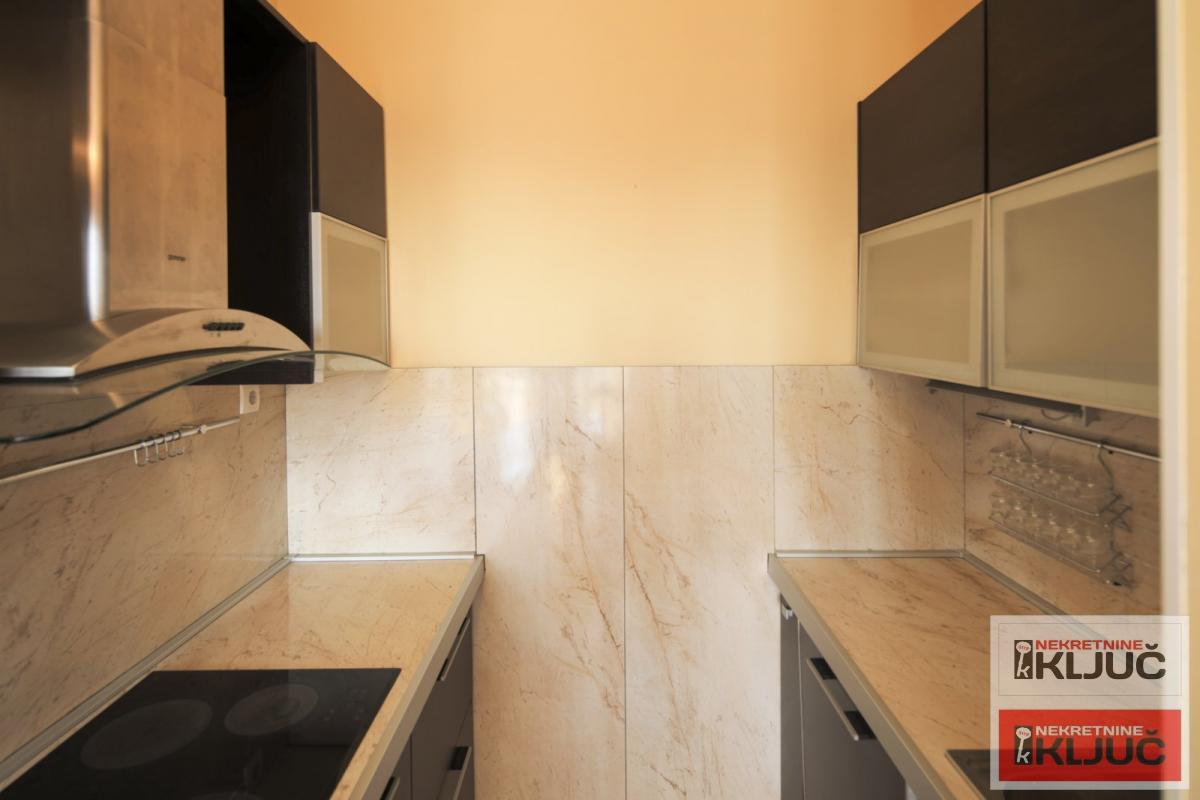 CENTAR, 119m2, Četvorosoban-Duplex, Namešten 5