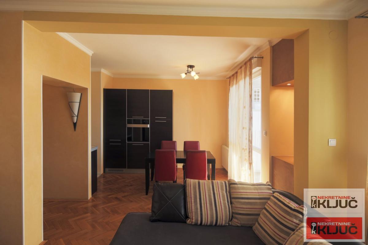 CENTAR, 119m2, Četvorosoban-Duplex, Namešten 8