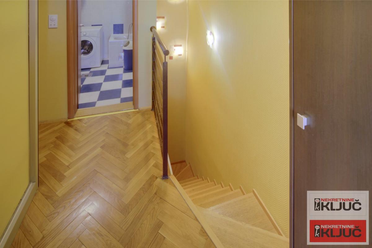 CENTAR, 119m2, Četvorosoban-Duplex, Namešten 13