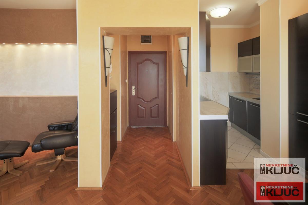CENTAR, 119m2, Četvorosoban-Duplex, Namešten 14
