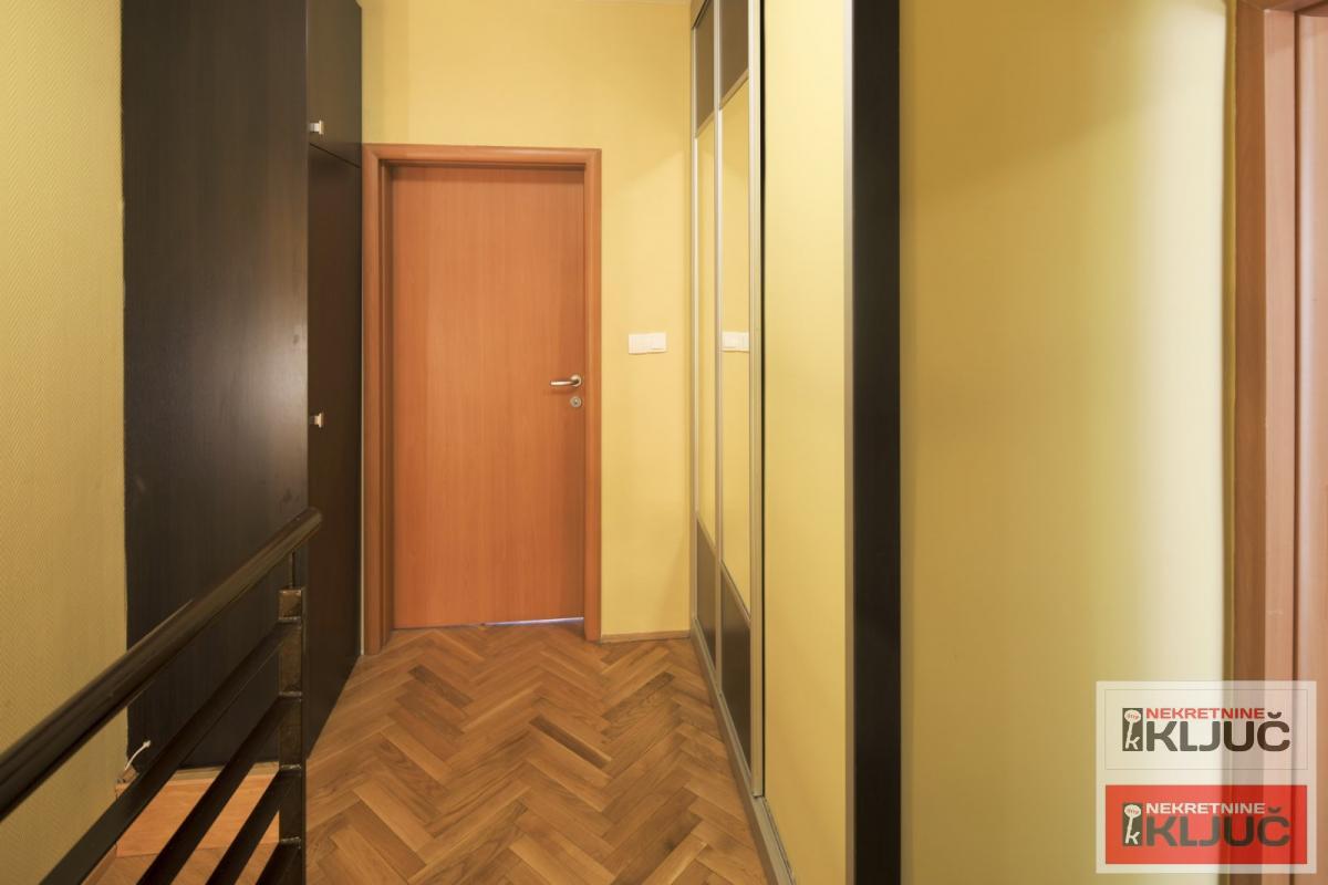 CENTAR, 119m2, Četvorosoban-Duplex, Namešten 21