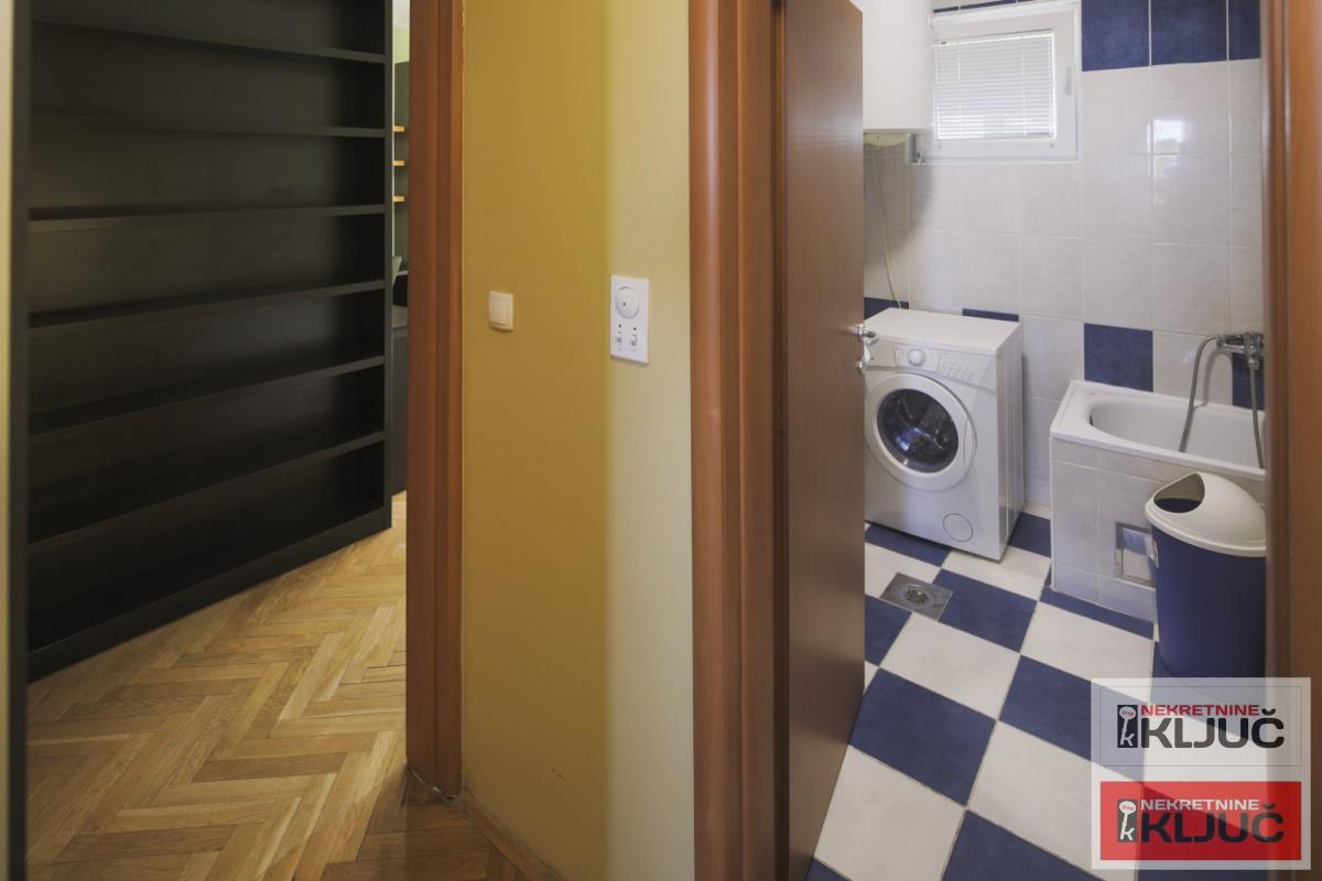 CENTAR, 119m2, Četvorosoban-Duplex, Namešten 32