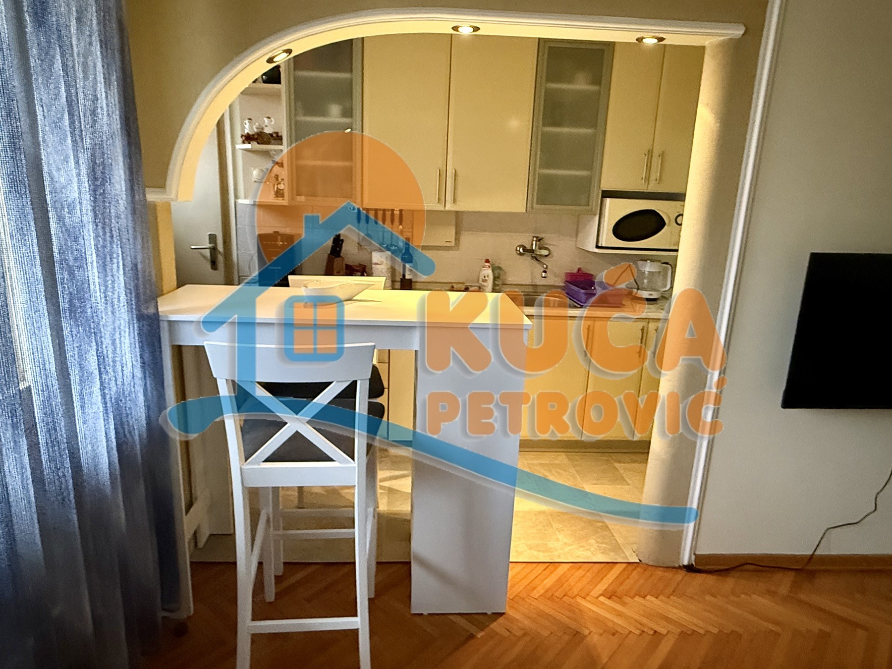 Dvosoban stan, 60 m2, Centar, Nikole Pašića ID: i-013208 3