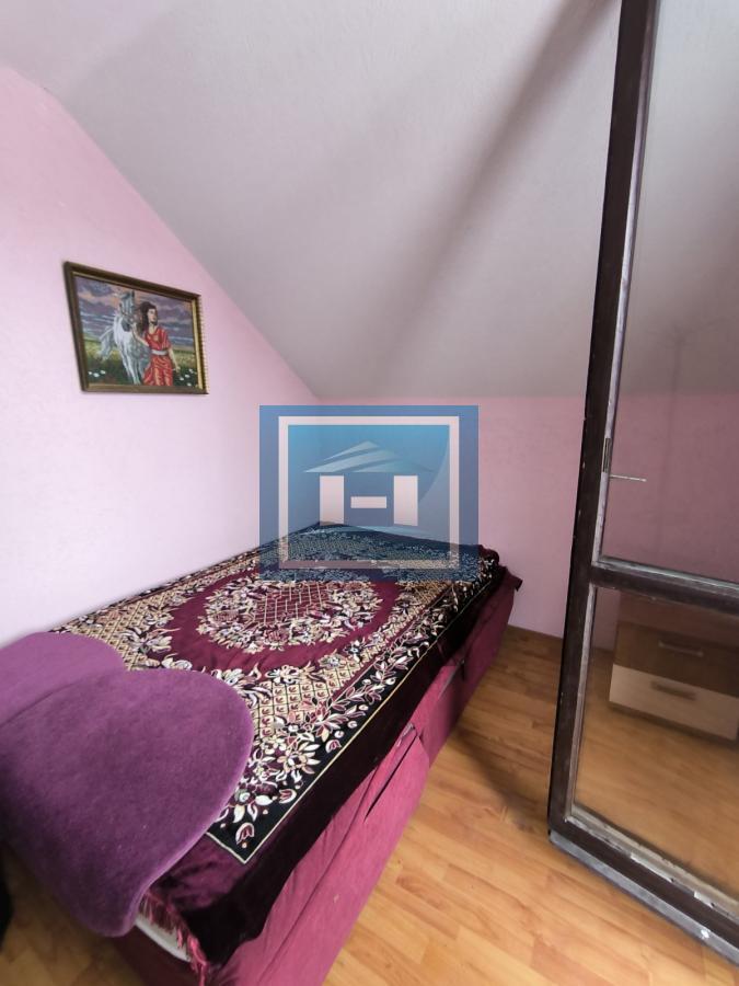 Vikendica sa velikim dvorištem i pomoćnim objektima u srcu Ravne Reke 7