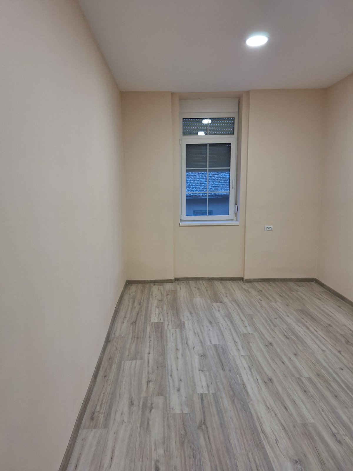 Prodajem kucu u centru Sremskih Karlovaca 4