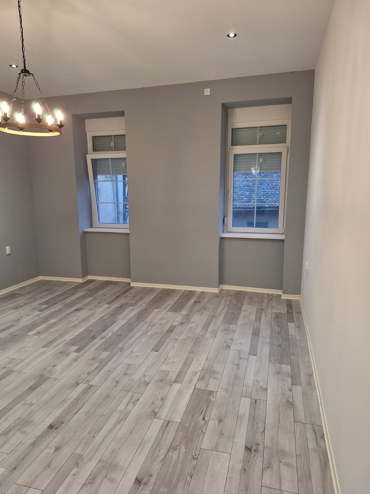 Prodajem kucu u centru Sremskih Karlovaca 5