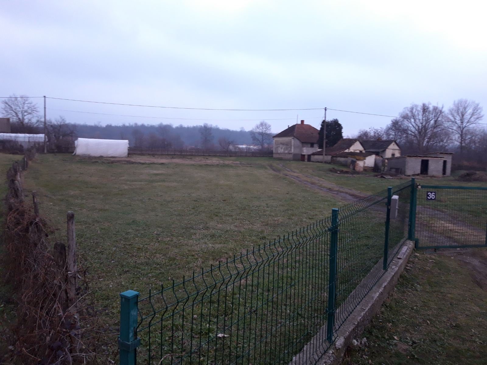 Prodajem kucu u Malim Crljenima 5