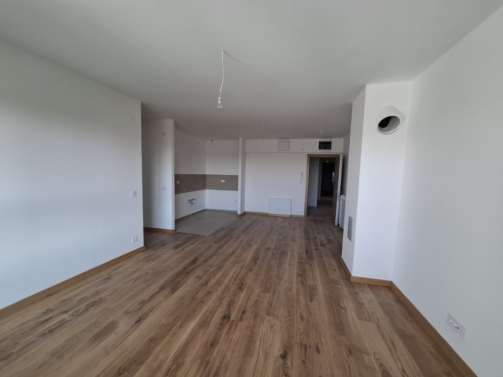 Fantastičan četvorosoban stan u Voždovim Kapijiama lux 5