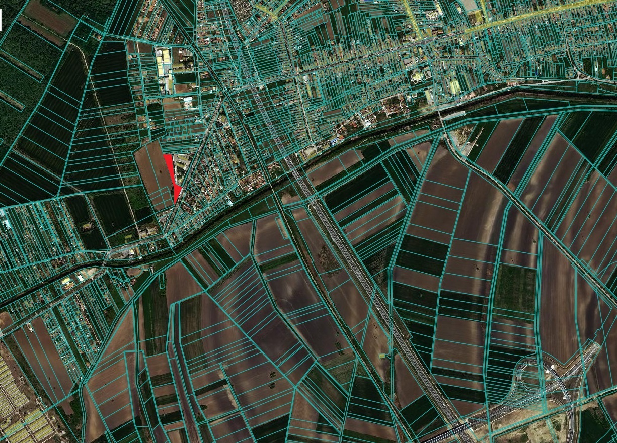 Zgrada sa placem od 61ar u Surcinu 5