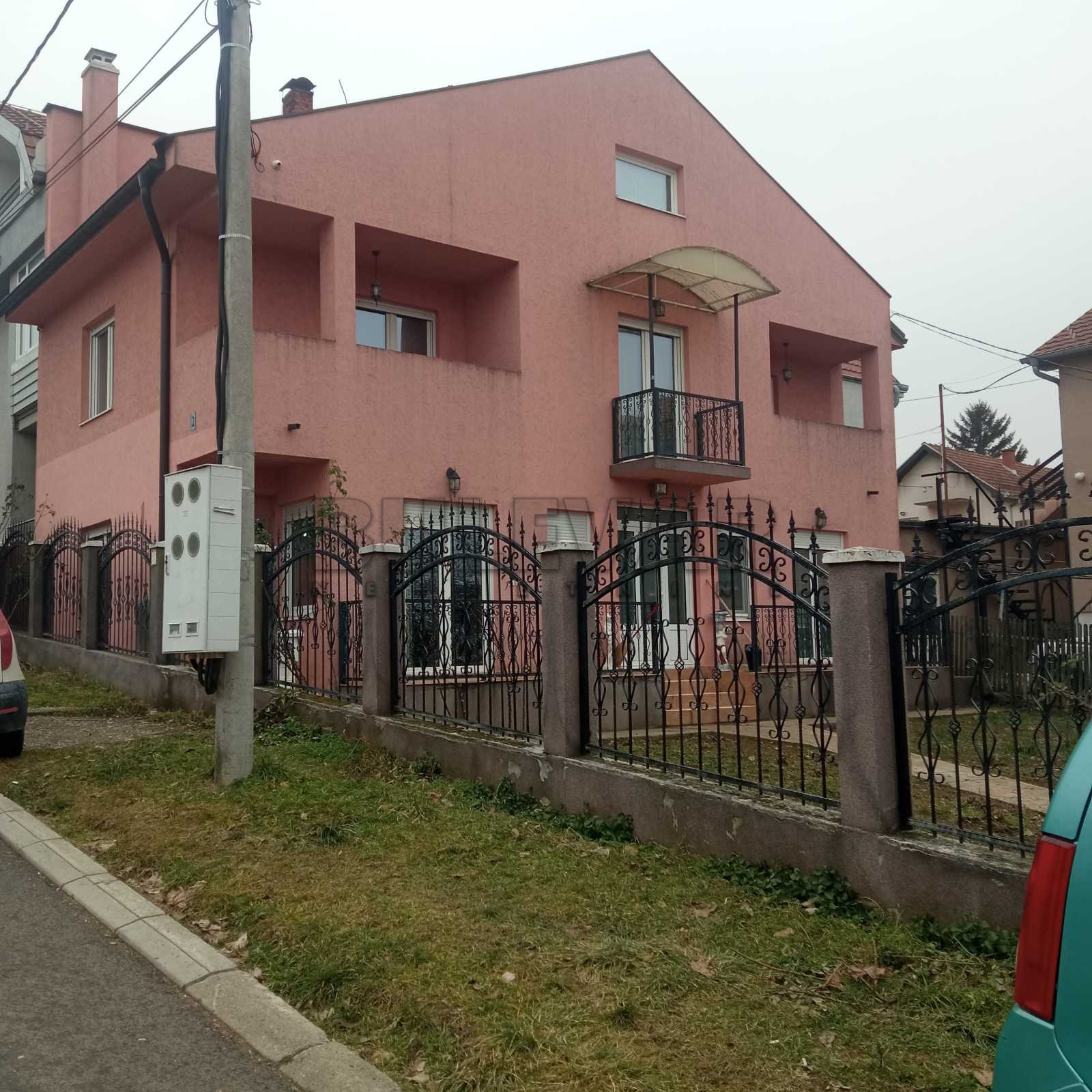 četvorosobna kuća, 154 m2, Čehoslovačka ID: p-013242 17
