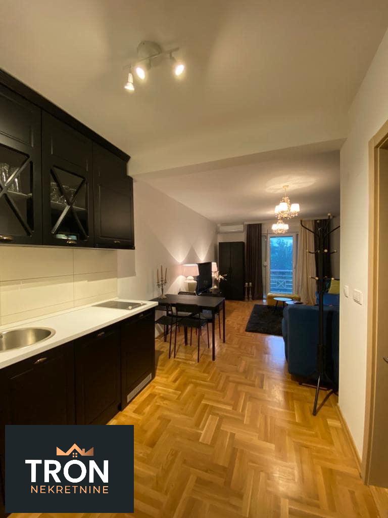 Komforna lux garsonjera  29m2 5