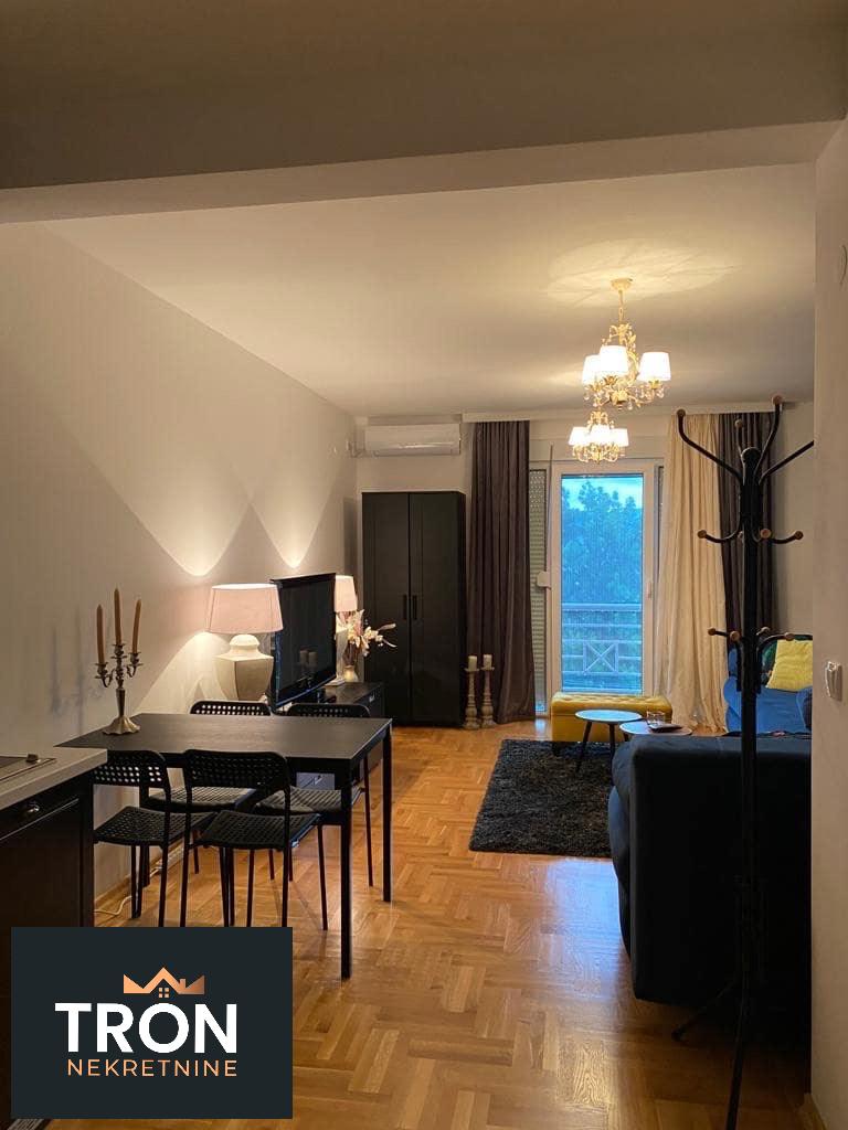 Komforna lux garsonjera  29m2 4