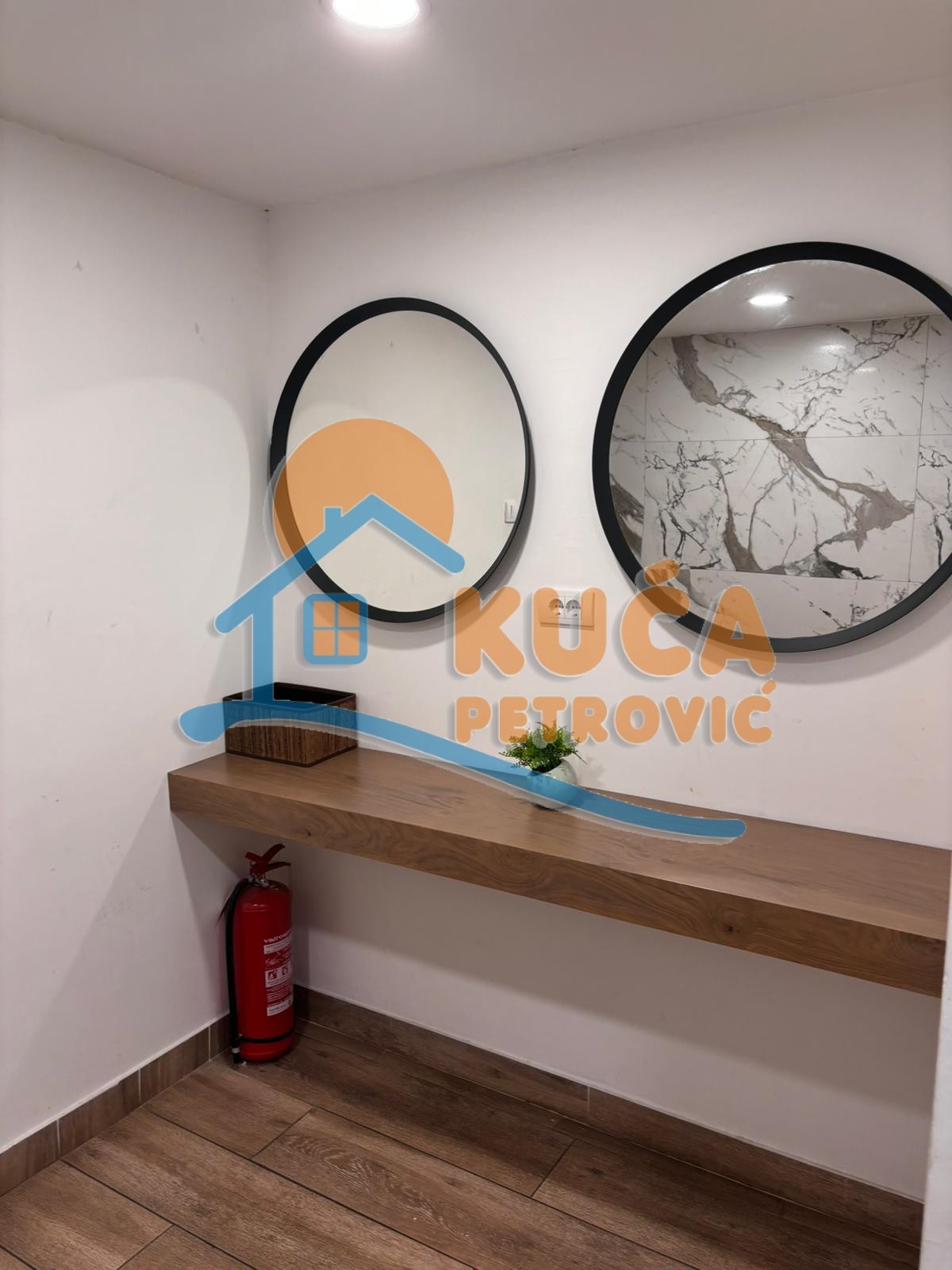 Lokal, 390 m2, Centar, Učitelj Tasina ID: i-013246 17