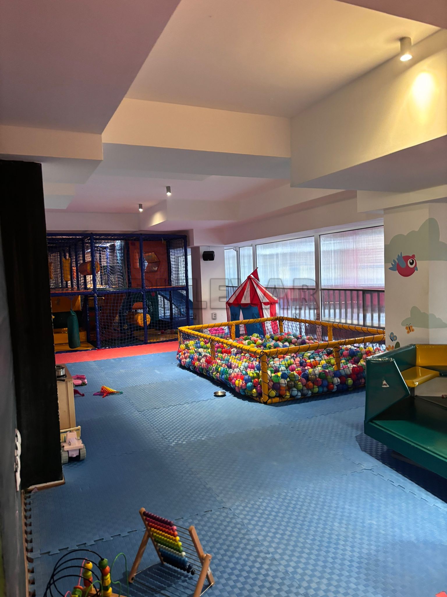 Lokal, 390 m2, Centar, Učitelj Tasina ID: i-013246 9