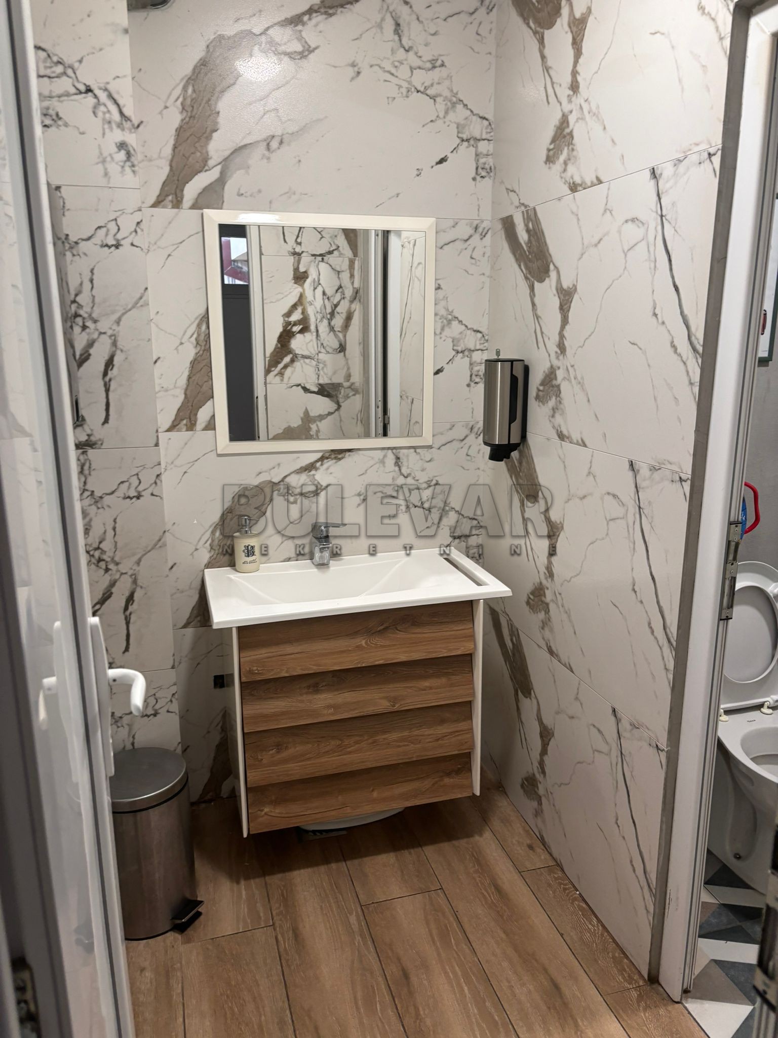 Lokal, 390 m2, Centar, Učitelj Tasina ID: i-013246 16