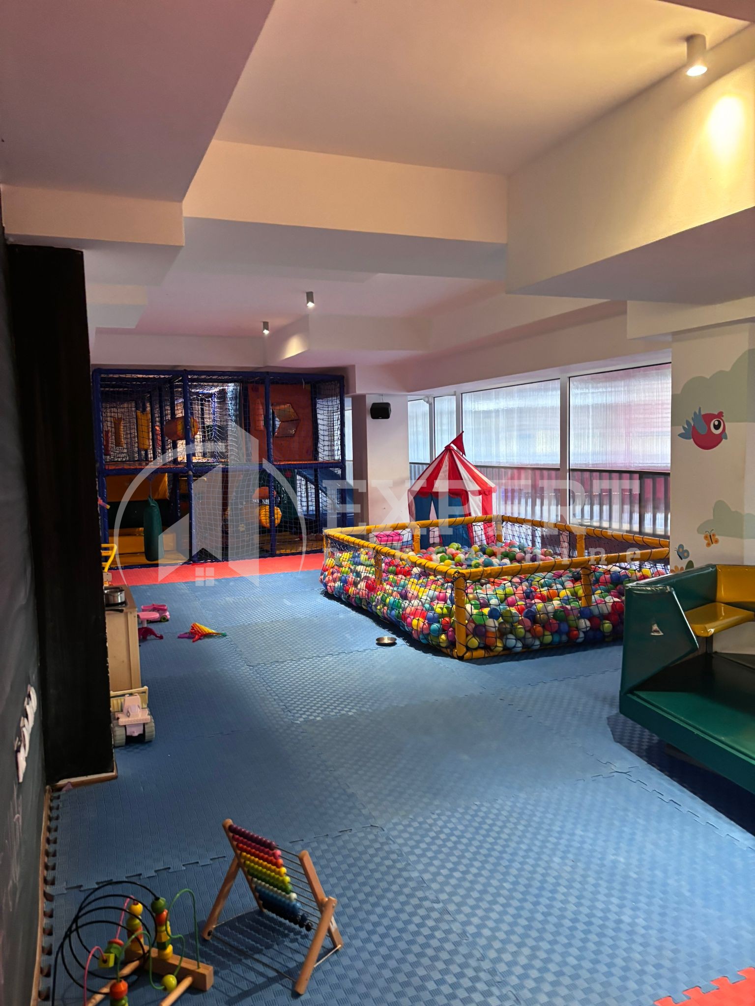 Lokal, 390 m2, Centar, Učitelj Tasina ID: i-013246 8