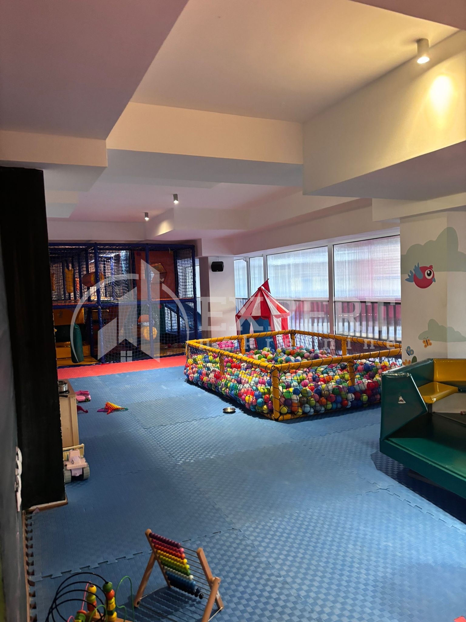 Lokal, 390 m2, Centar, Učitelj Tasina ID: i-013246 9