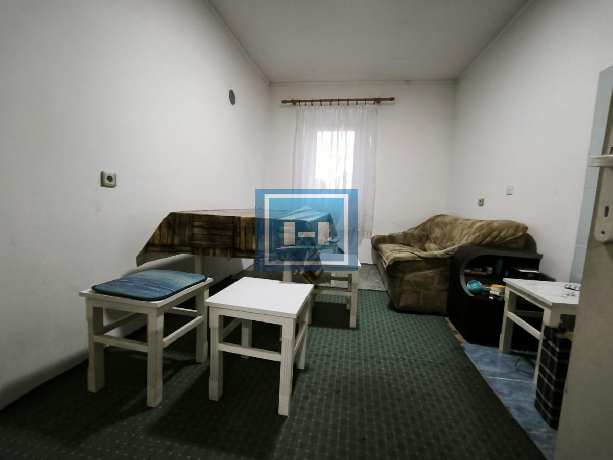 Na prodaju renoviran stan u Ćupriji 3