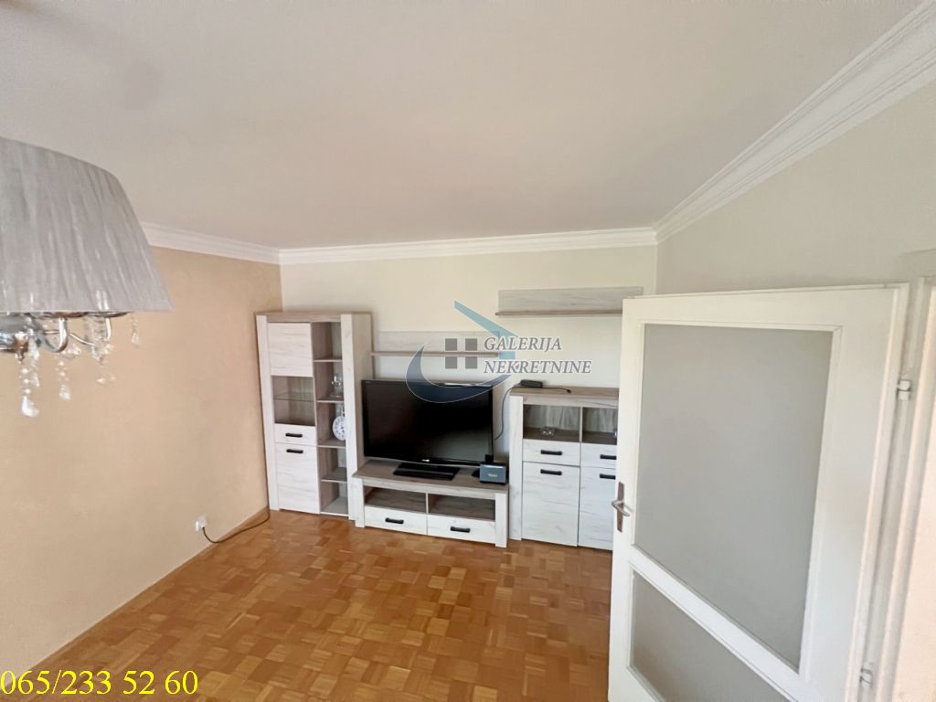 Voždovac  Farmaceutski fakultet   Vojvode Stepe 75m2 2