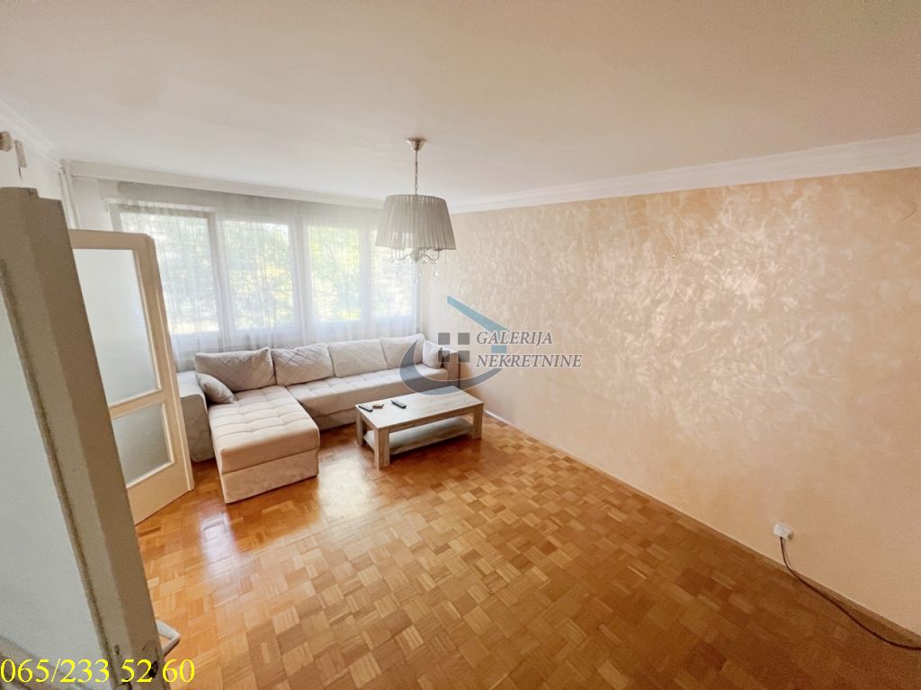 Voždovac  Farmaceutski fakultet   Vojvode Stepe 75m2 4