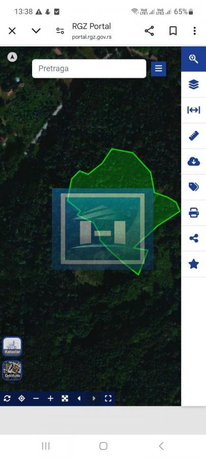 Prodaje se veća parcela na Grzi 1