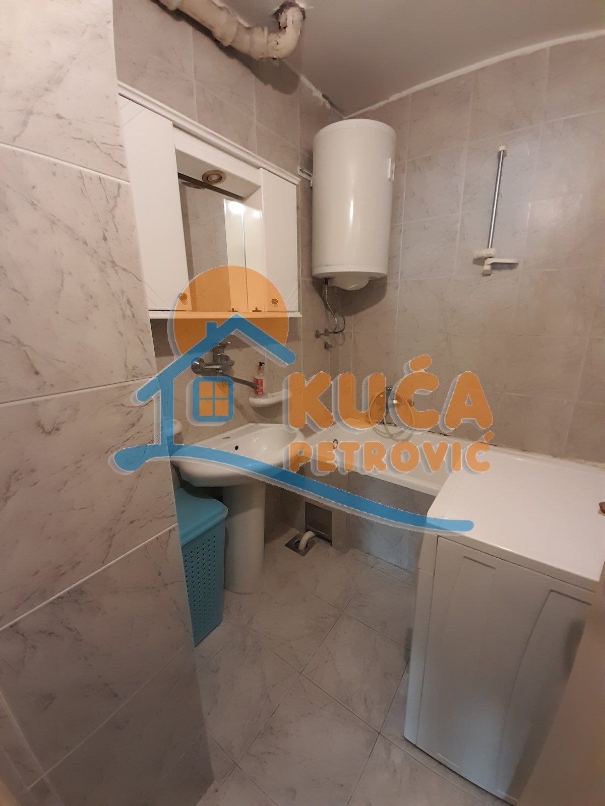 Trosoban stan, 67 m2, Čair, Prvomajska ID: i-013254 15