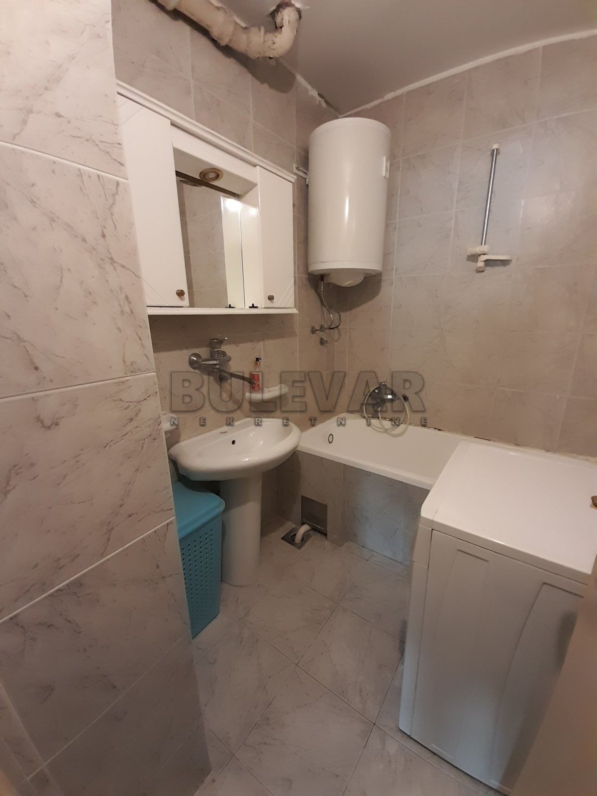 Trosoban stan, 67 m2, Čair, Prvomajska ID: i-013254 15